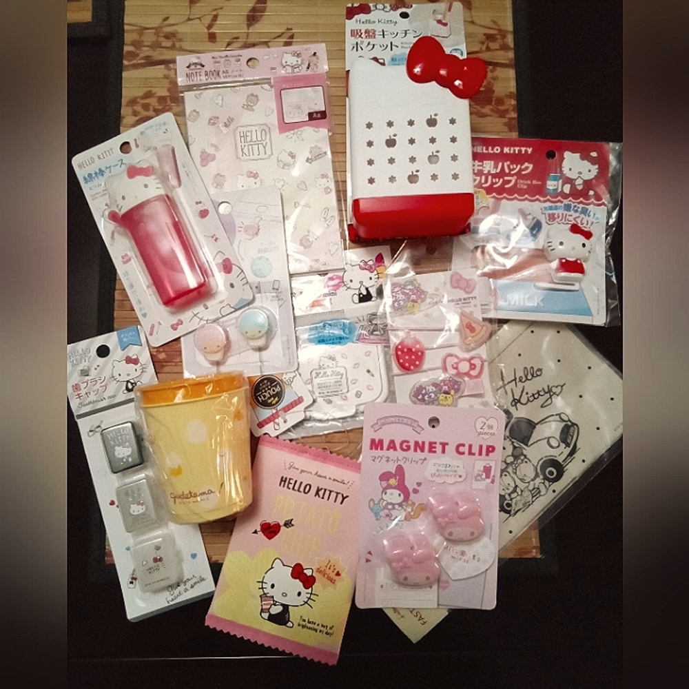 Hello Kitty Lot